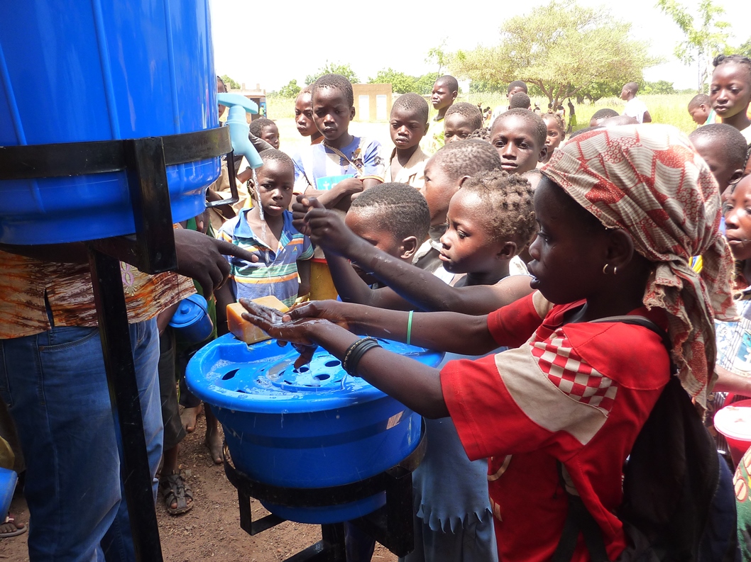 Accès à l'Education et à la santé et l'Hygiène - lavage des mains au Burkina Faso